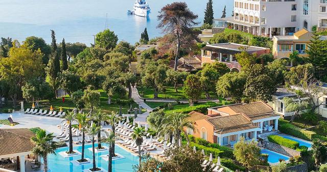 Grecotel-Eva-Palace-POOL-02