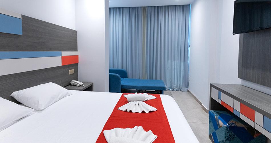 Nicholas-Color-ROOM