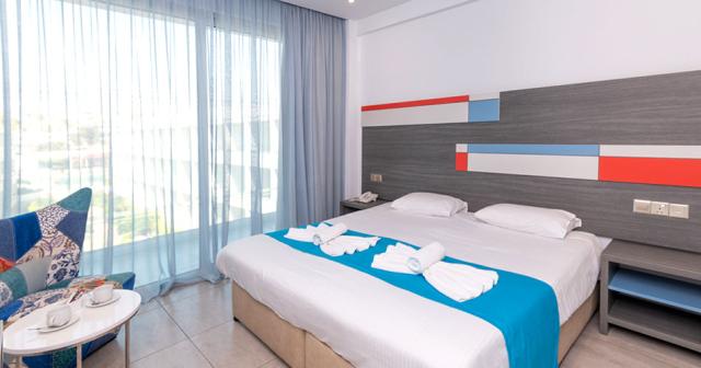 Nicholas-Color-ROOM-02