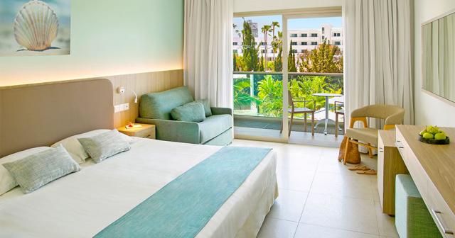 Asterias-Beach-ROOM