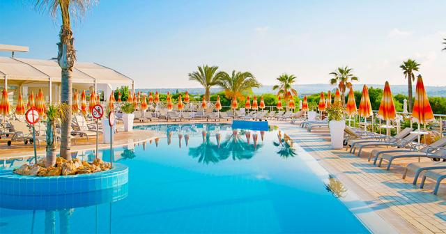 Asterias-Beach-POOL-02
