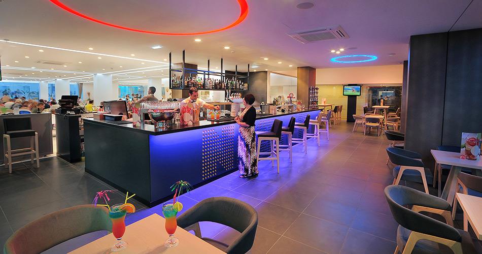 Nelia-Beach-MAIN-BAR
