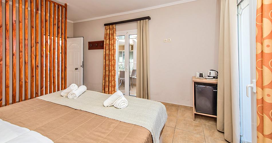 Porto-Planos-FAMILY-ROOM-02