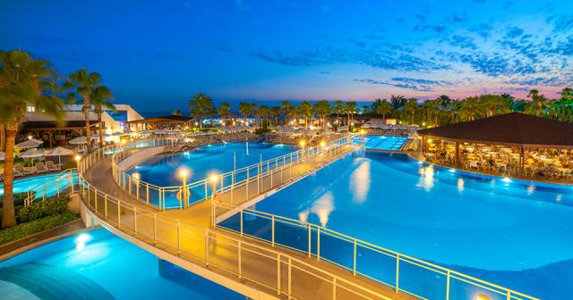 Kirman-Sidera-Luxury-and-Spa-POOL