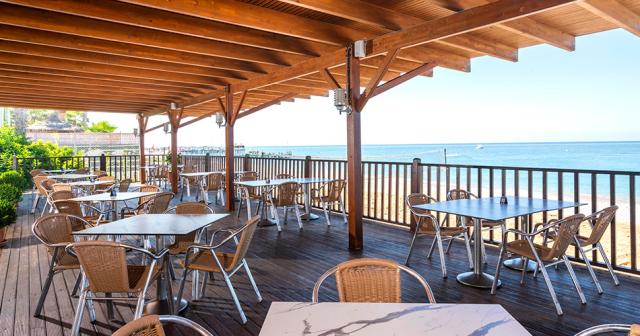 Kirman-Sidera-Luxury-and-Spa-BEACH-BAR