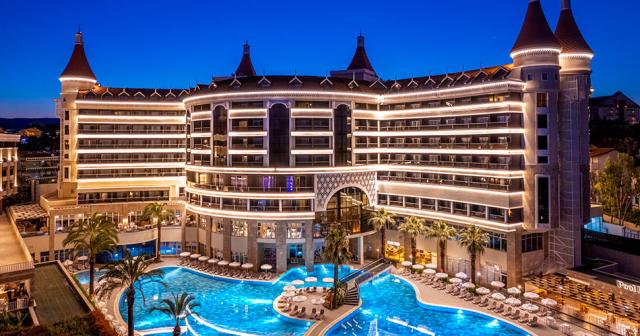 Kirman-Leodikya-Resort-NIGHT-HOTEL