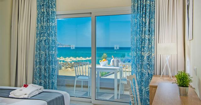 Paralos-Lifestyle-Beach-ROOM-03