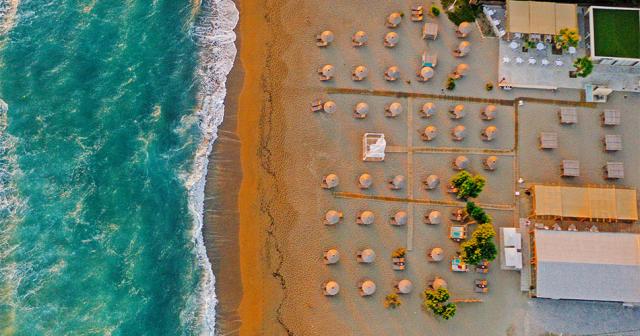 Paralos-Lifestyle-Beach-BEACH-02