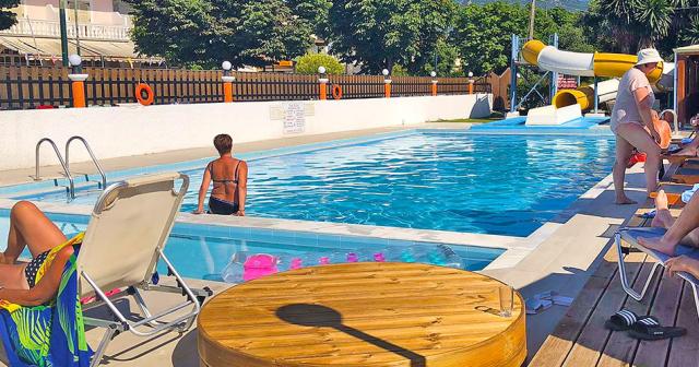 Silver-Beach-POOL-02