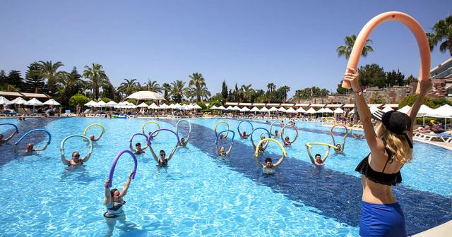 Saphir-Resort-and-Spa-POOL
