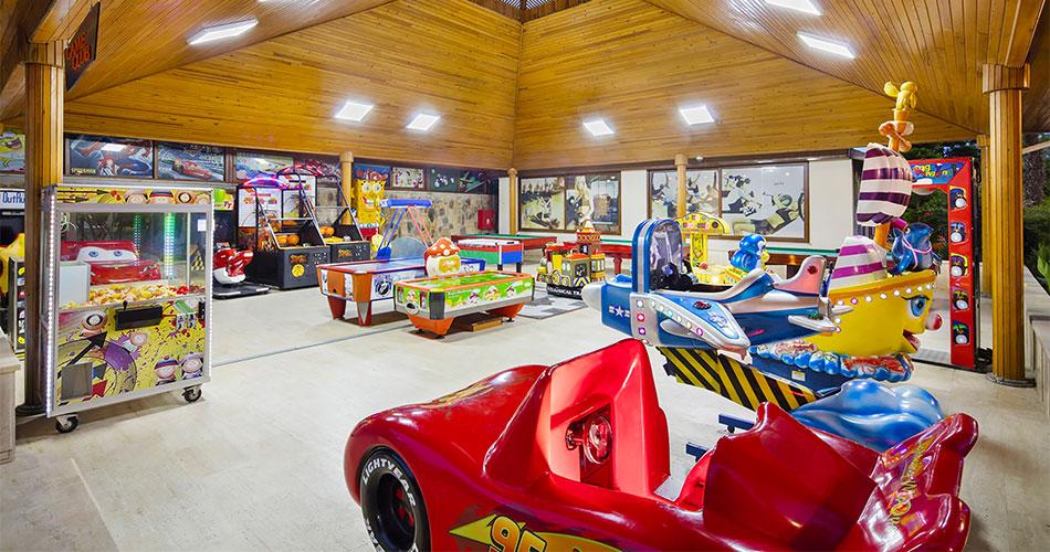 Saphir-Hotel-Villas-GAME-ROOM