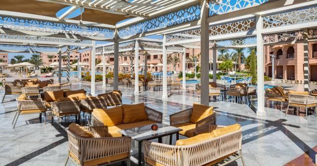Pickalbatros-Aqua-Vista-Resort-LOBBY-BAR-2025