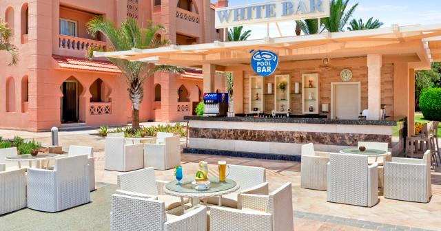Pickalbatros-Aqua-Vista-Resort-WHITE-BAR-2025