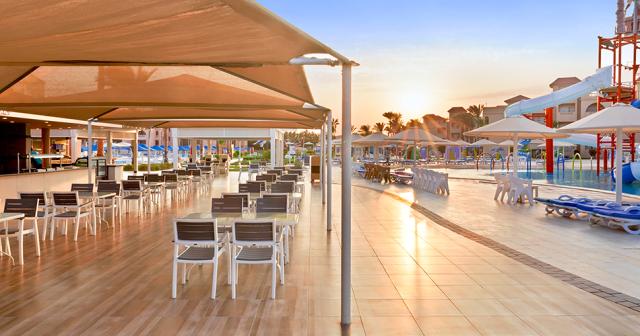 Pickalbatros-Aqua-Vista-Resort-2023-POOL-RESTAURANT