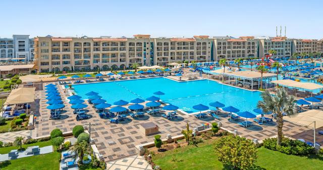 Pickalbatros-White-Beach-Resort-2025-POOL-01