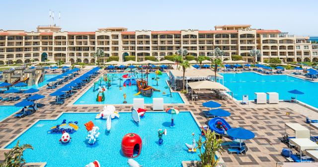 Pickalbatros-White-Beach-Resort-2025-POOL-02