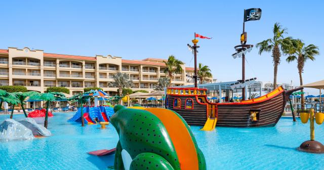 Pickalbatros-White-Beach-Resort-AQUAPARK-2025-04