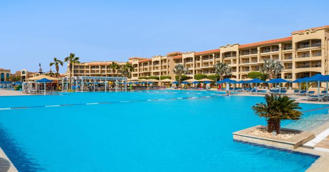 Pickalbatros-White-Beach-Resort-POOL-2025