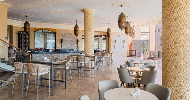 Pickalbatros-Palace-Resort-TERRACE-BAR-2025