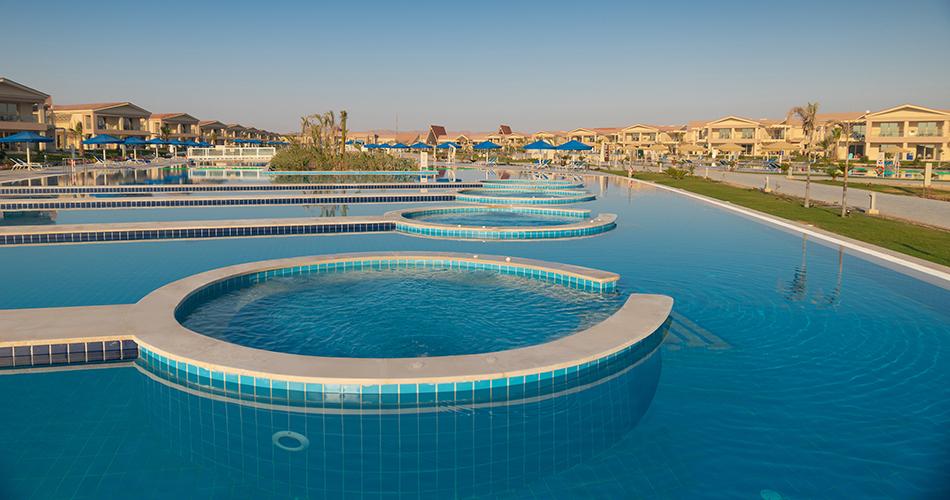Albatros-Sea-World-POOL