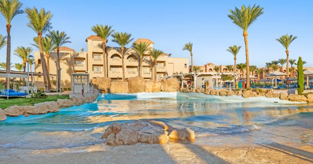 Pickalbatros-Aqua-Blu-Resort-2025-WAVE-POOL