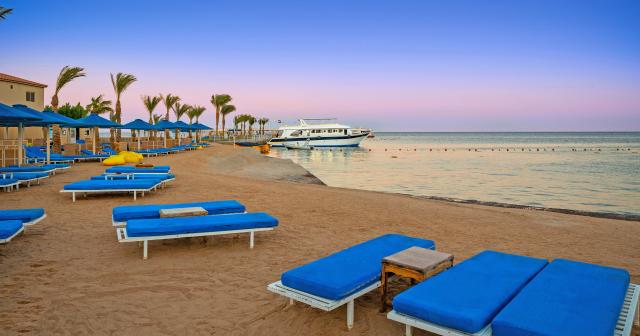 Pickalbatros-Aqua-Blu-Resort-2025-BEACH
