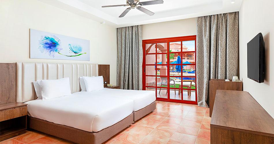 Pickalbatros-Jungle-Aqua-Park-2023-Standard-Room-Pool-View-2