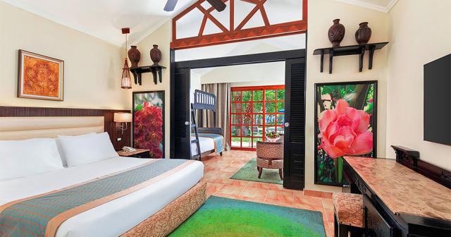 Pickalbatros-Jungle-Aqua-Park-2023-Family-Bungalow-Pool-View-1
