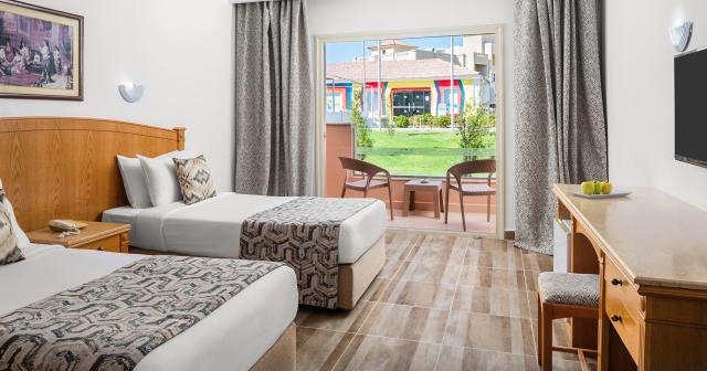 Jungle-Aqua-Park-FAMILY-GARDEN-ROOM-2025