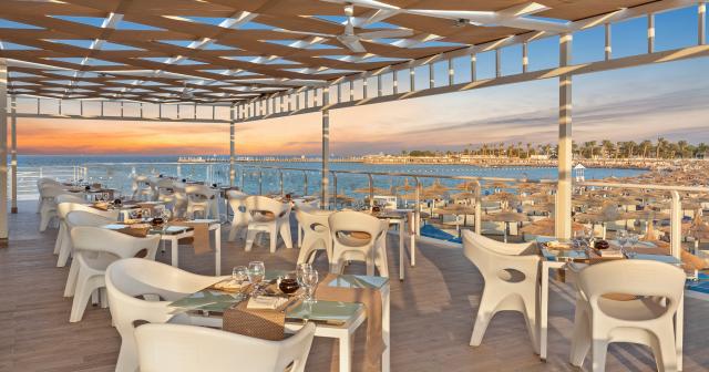 Pickalbatros-Dana-Beach-Resort-2025-BEACH-RESTAURANT