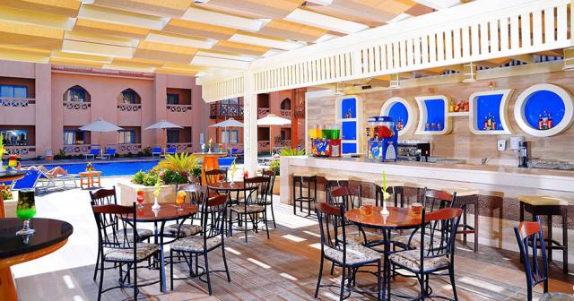 Aqua-Blu-Resort-POOLBAR