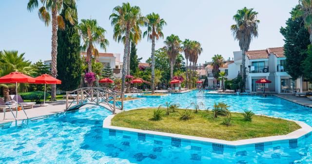 Selectum-Family-Comfort-Side-POOL-2024