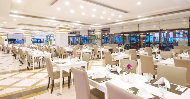 Selectum-Family-Comfort-Side-MAIN-RESTAURANT-02-2024