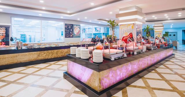 Selectum-Family-Comfort-Side-MAIN-RESTAURANT-2024