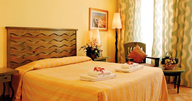 Three-Corners-Ocean-View-ROOM