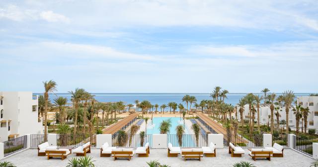 Serry-Beach-Resort-SUITE-LOUNGE-2025