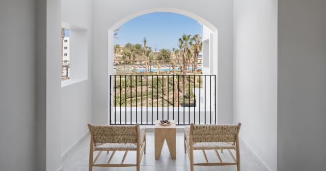 Serry-Beach-Resort-DELUXE-ROOM-POOLVIEW-2025