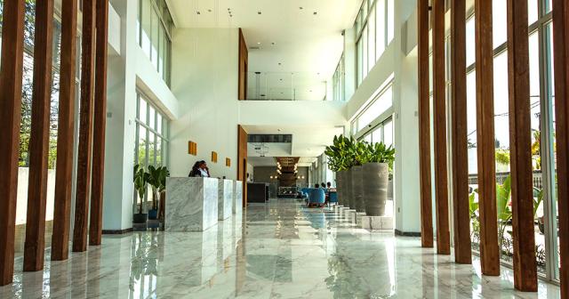 Ocean-V-Hotel-RECEPTION