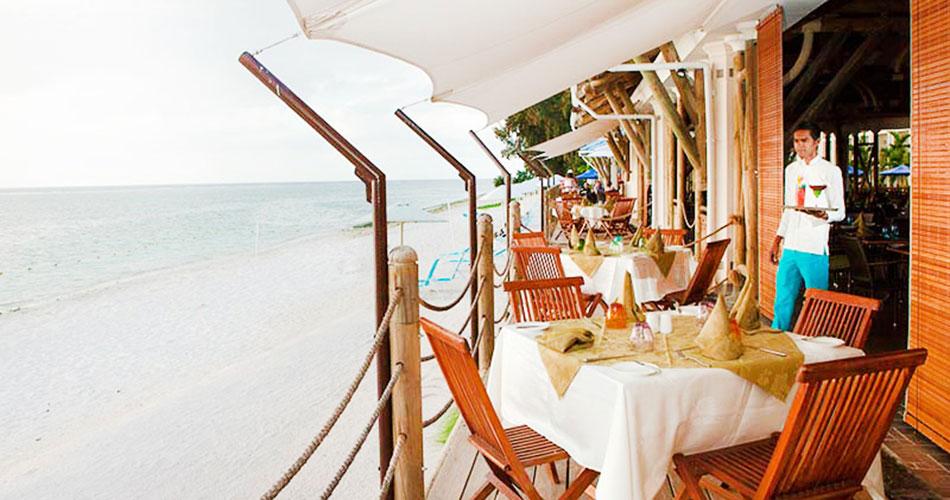 Pearle-Beach-Resort-and-Spa-RESTAURANT-VIEW