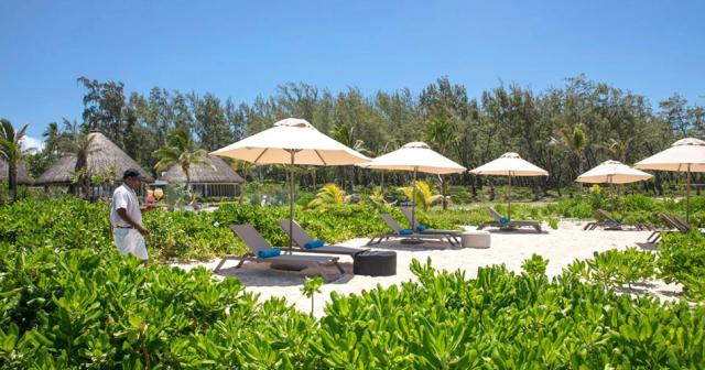 Anantara-Iko-Mauritius-Resort-and-Villas-BEACH-02
