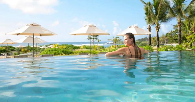 Anantara-Iko-Mauritius-Resort-and-Villas-POOL