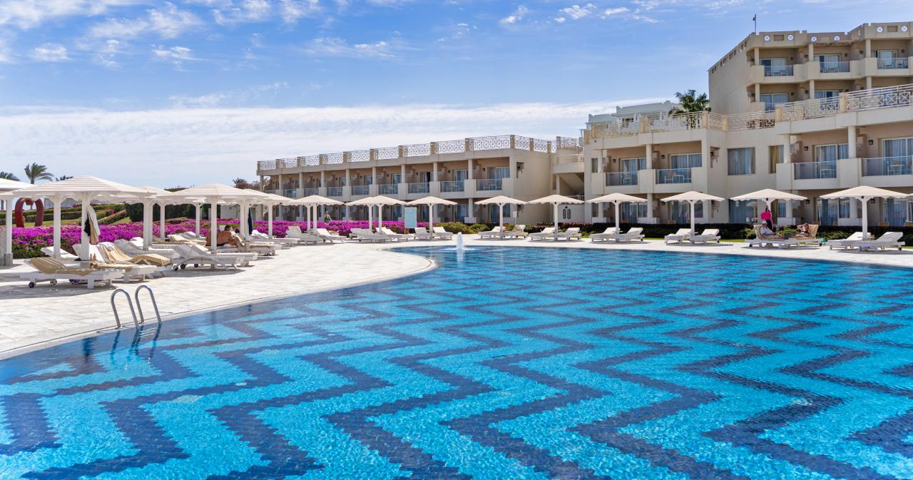 Sirena-Beach-Resort-and-Spa-POOL-2025-01