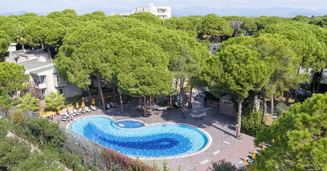 Pine-Beach-Belek-RELAX-POOL-2024
