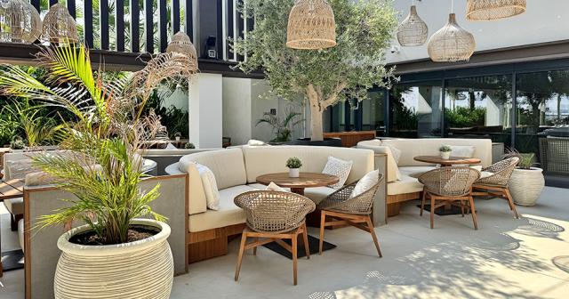 Movenpick-Resort-Marjan-Island-OUTDOR-TERRACE-2023-01