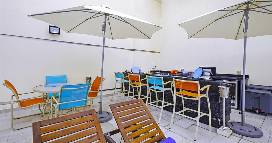 Citymax-Ras-Al-Khaimah-POOL-BAR