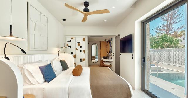 Paralos-Kosta-Alimia-DOUBLE-ROOM-PRIVATE-POOL-01