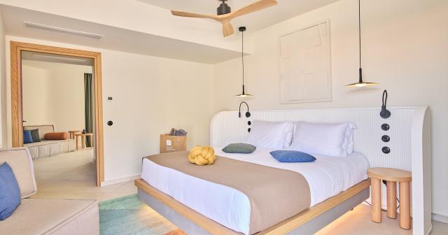 Paralos-Kosta-Alimia-SUITE-SIDE-SEAVIEW