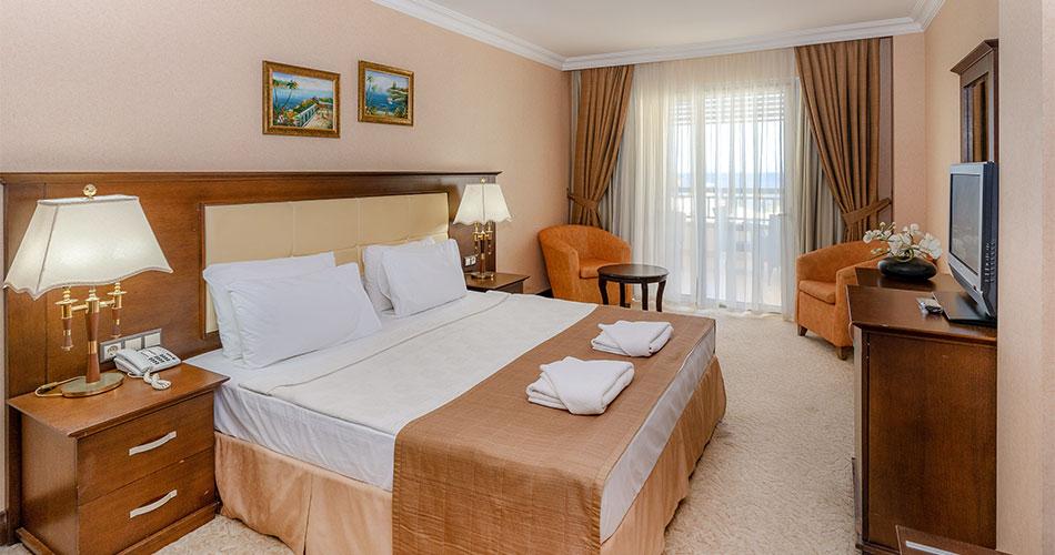 Latanya-Park-Resort-2023-ROOM