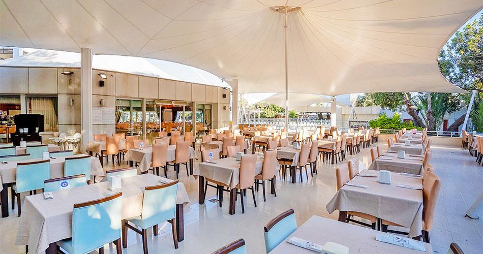 Latanya-Park-Resort-RESTAURANT-02