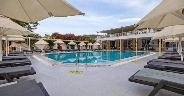 Petunya-Beach-Resort-POOL-2025-03-NEW
